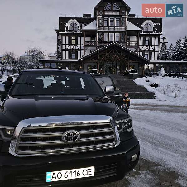 Внедорожник / Кроссовер Toyota Sequoia 2016 в Ужгороде