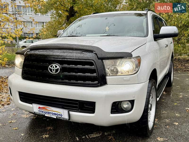 Внедорожник / Кроссовер Toyota Sequoia 2008 в Киеве