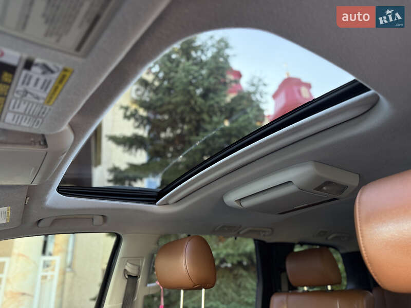Внедорожник / Кроссовер Toyota Sequoia 2011 в Тернополе