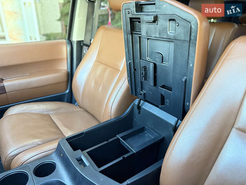 Внедорожник / Кроссовер Toyota Sequoia 2011 в Тернополе