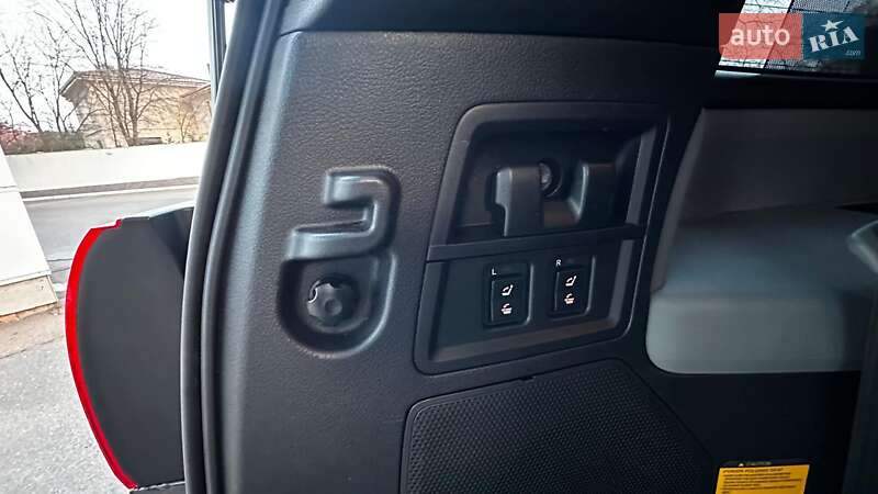 Внедорожник / Кроссовер Toyota Sequoia 2015 в Одессе фото 17 Внедорожник / Кроссовер Toyota Sequoia 2015 в Одессе