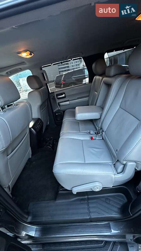 Внедорожник / Кроссовер Toyota Sequoia 2015 в Одессе фото 20 Внедорожник / Кроссовер Toyota Sequoia 2015 в Одессе
