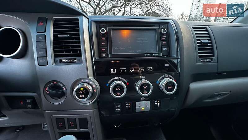 Внедорожник / Кроссовер Toyota Sequoia 2015 в Одессе фото 24 Внедорожник / Кроссовер Toyota Sequoia 2015 в Одессе