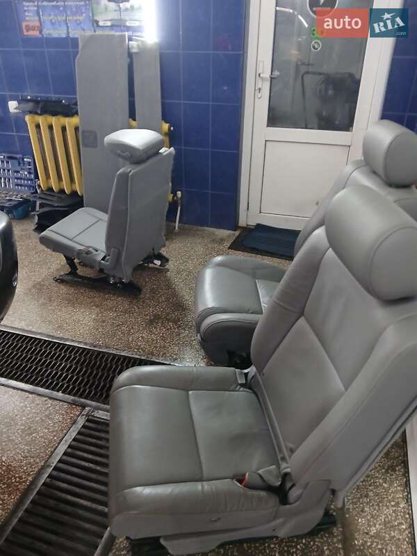 Внедорожник / Кроссовер Toyota Sequoia 2015 в Одессе фото 44 Внедорожник / Кроссовер Toyota Sequoia 2015 в Одессе