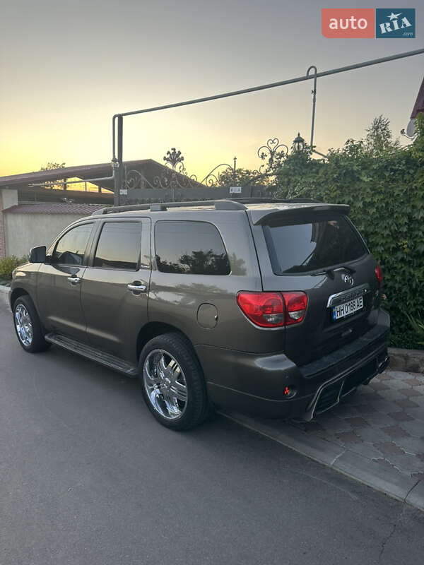 Внедорожник / Кроссовер Toyota Sequoia 2008 в Одессе