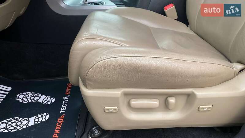 Внедорожник / Кроссовер Toyota Sequoia 2013 в Виннице фото 20 Внедорожник / Кроссовер Toyota Sequoia 2013 в Виннице