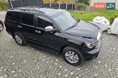 Позашляховик / Кросовер Toyota Sequoia 2016 в Ужгороді