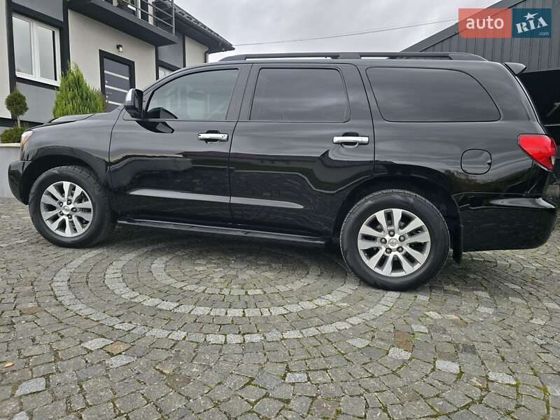 Внедорожник / Кроссовер Toyota Sequoia 2016 в Ужгороде
