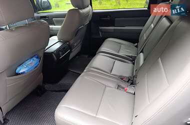 Внедорожник / Кроссовер Toyota Sequoia 2014 в Киеве