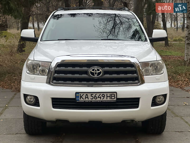 Позашляховик / Кросовер Toyota Sequoia 2014 в Києві