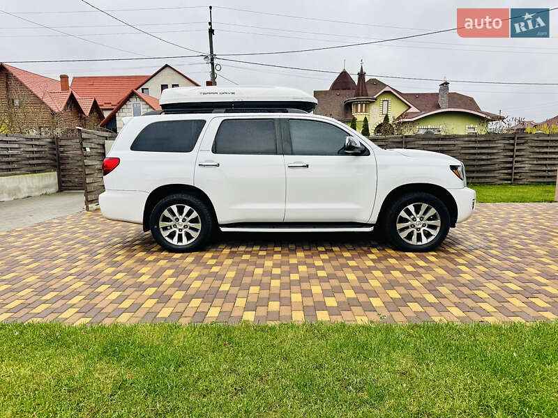 Позашляховик / Кросовер Toyota Sequoia 2015 в Києві