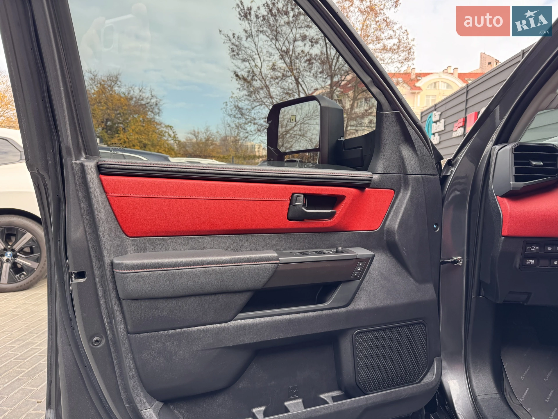 2023 Toyota Sequoia - мініатюра 12