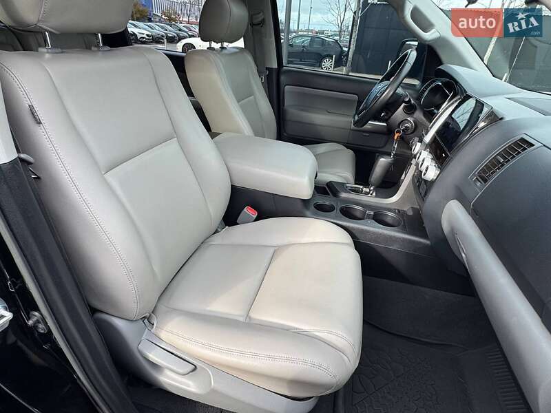 Внедорожник / Кроссовер Toyota Sequoia 2019 в Киеве фото 12 Внедорожник / Кроссовер Toyota Sequoia 2019 в Киеве