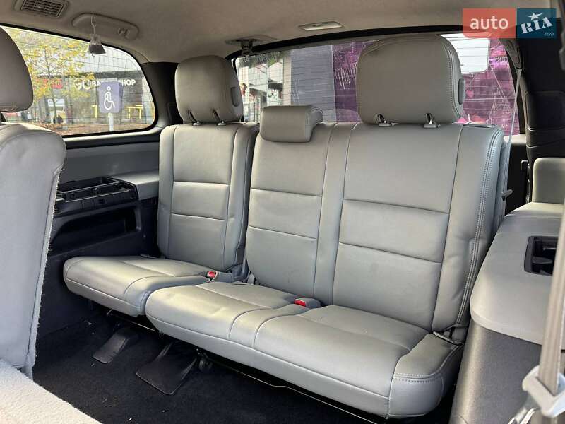 Внедорожник / Кроссовер Toyota Sequoia 2014 в Киеве