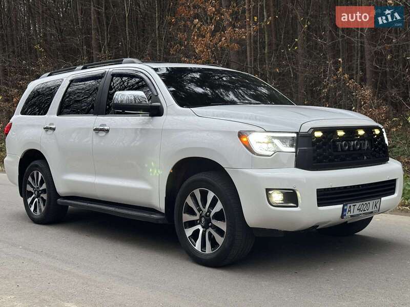 Внедорожник / Кроссовер Toyota Sequoia 2013 в Ивано-Франковске