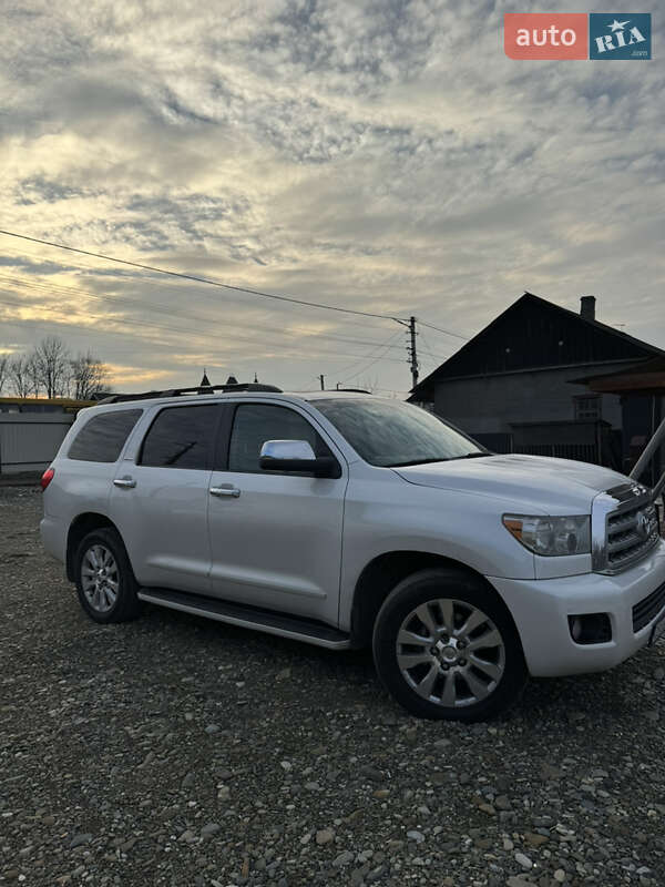 Внедорожник / Кроссовер Toyota Sequoia 2008 в Черновцах