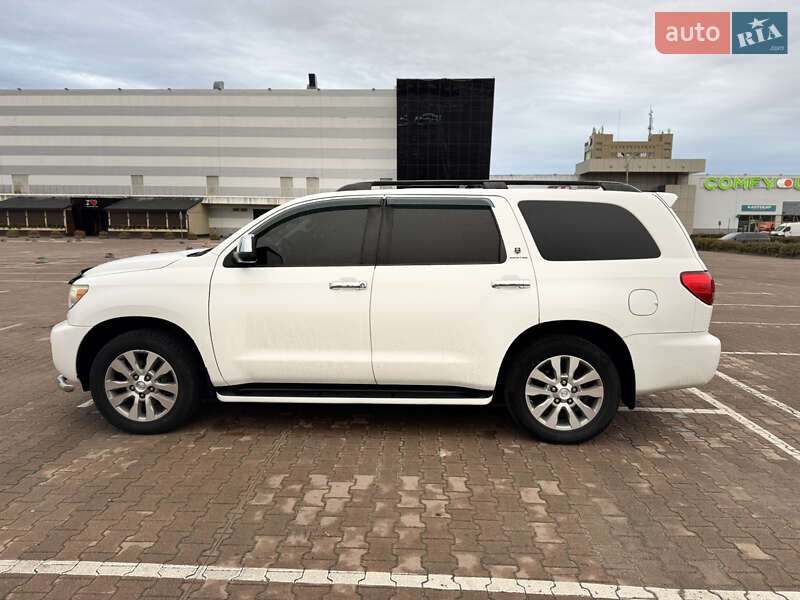 Внедорожник / Кроссовер Toyota Sequoia 2011 в Житомире