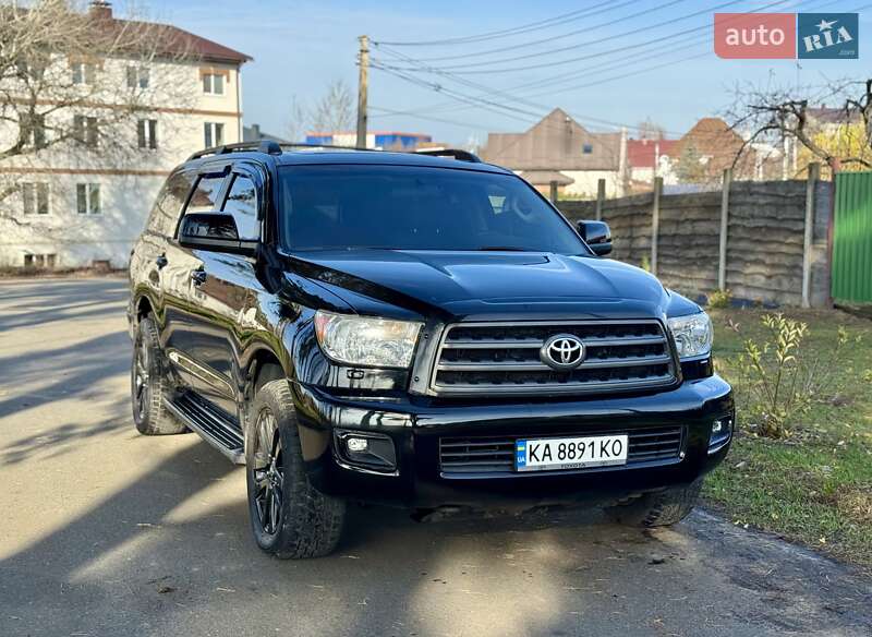 Позашляховик / Кросовер Toyota Sequoia 2011 в Києві