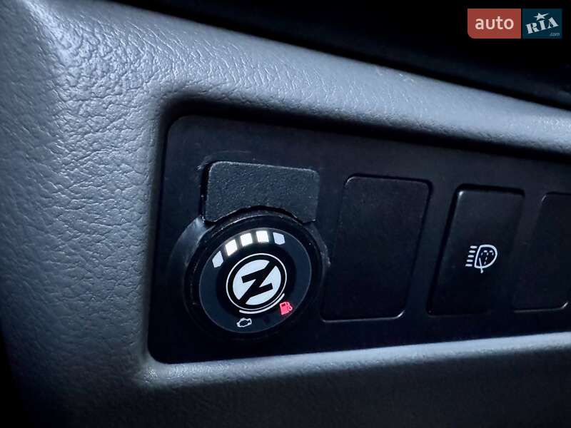 Позашляховик / Кросовер Toyota Sequoia 2011 в Києві