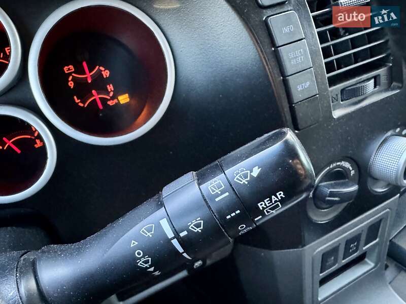 Позашляховик / Кросовер Toyota Sequoia 2011 в Києві