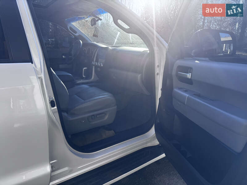 Внедорожник / Кроссовер Toyota Sequoia 2008 в Черкассах фото 11 Внедорожник / Кроссовер Toyota Sequoia 2008 в Черкассах