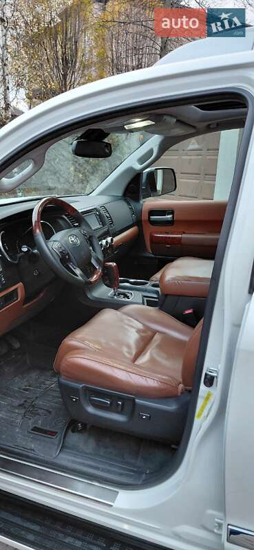 Внедорожник / Кроссовер Toyota Sequoia 2018 в Киеве фото 8 Внедорожник / Кроссовер Toyota Sequoia 2018 в Киеве