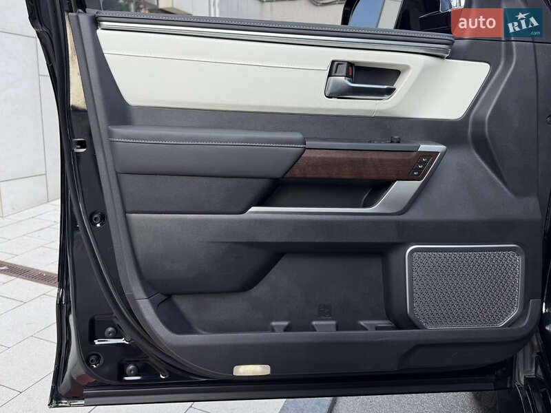 Позашляховик / Кросовер Toyota Sequoia 2025 в Києві