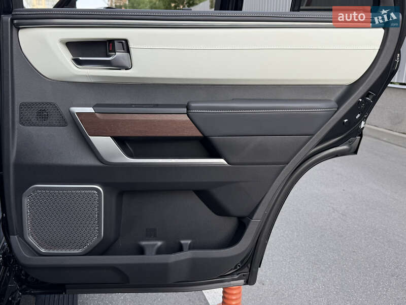 Позашляховик / Кросовер Toyota Sequoia 2025 в Києві