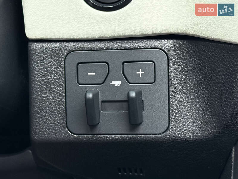 Позашляховик / Кросовер Toyota Sequoia 2025 в Києві