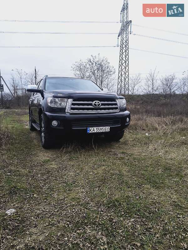Позашляховик / Кросовер Toyota Sequoia 2014 в Києві
