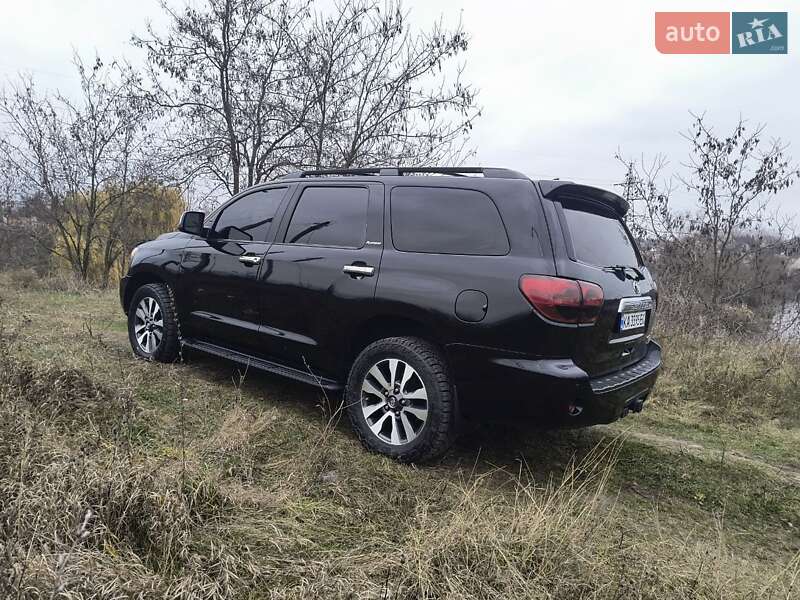 Позашляховик / Кросовер Toyota Sequoia 2014 в Києві