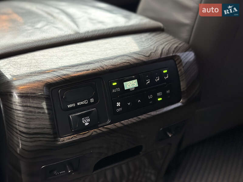 Позашляховик / Кросовер Toyota Sequoia 2008 в Києві