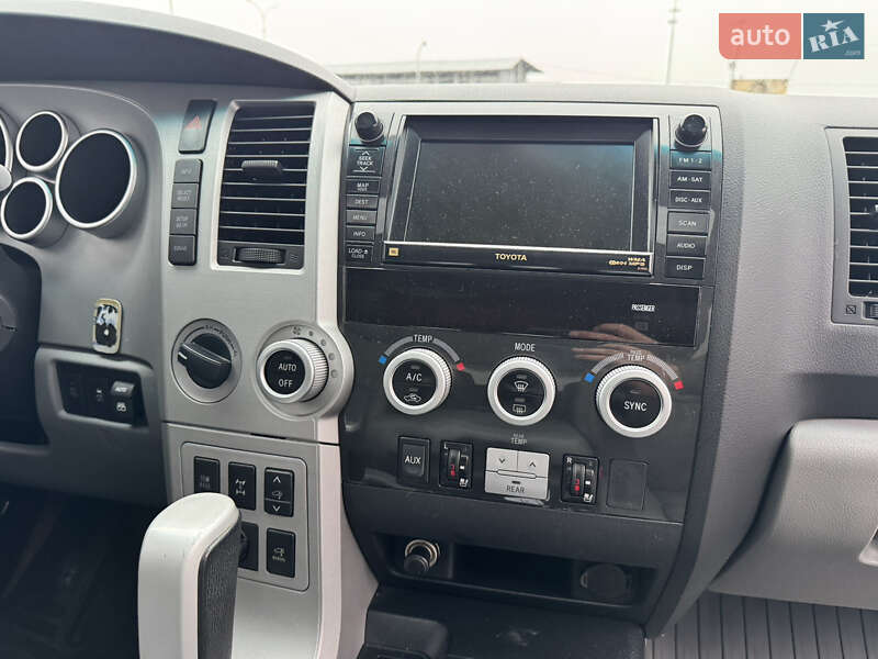 Позашляховик / Кросовер Toyota Sequoia 2008 в Києві