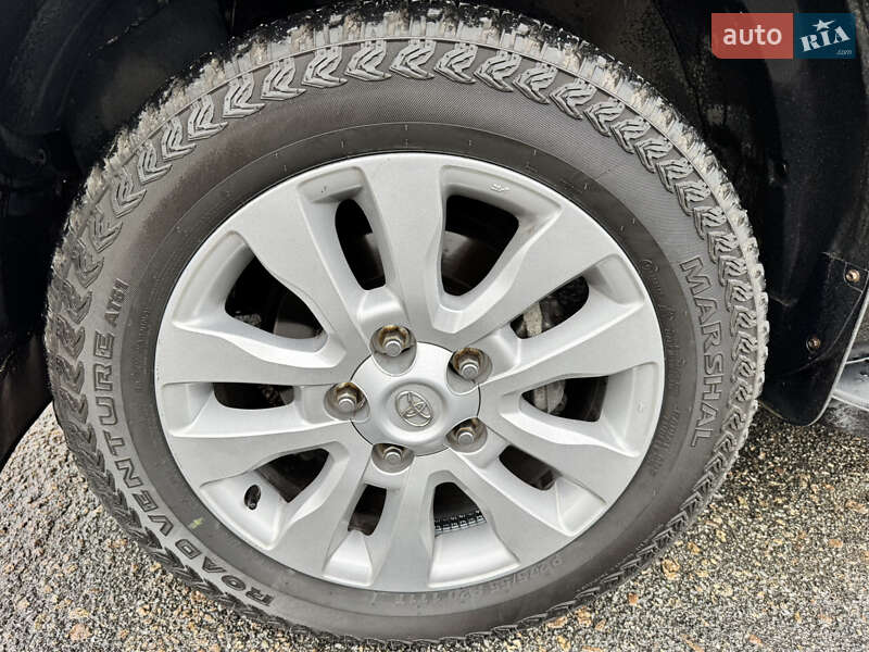 Позашляховик / Кросовер Toyota Sequoia 2008 в Києві