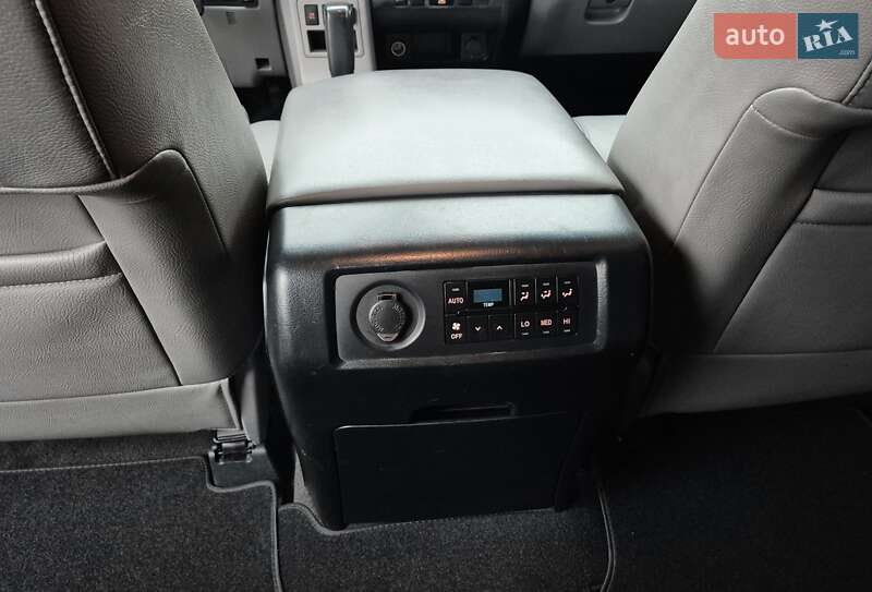 Позашляховик / Кросовер Toyota Sequoia 2012 в Івано-Франківську