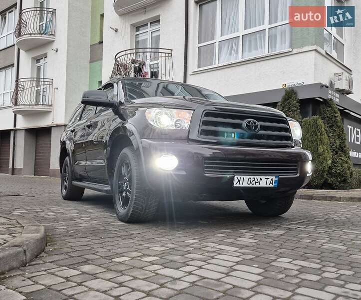 Позашляховик / Кросовер Toyota Sequoia 2012 в Івано-Франківську