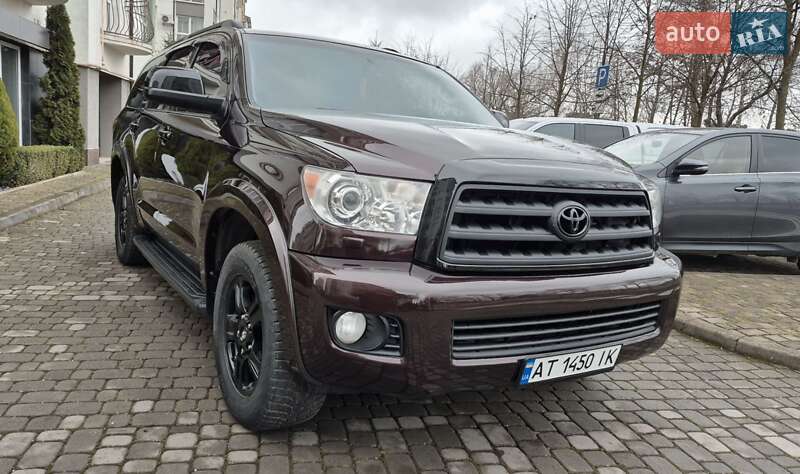 Позашляховик / Кросовер Toyota Sequoia 2012 в Івано-Франківську