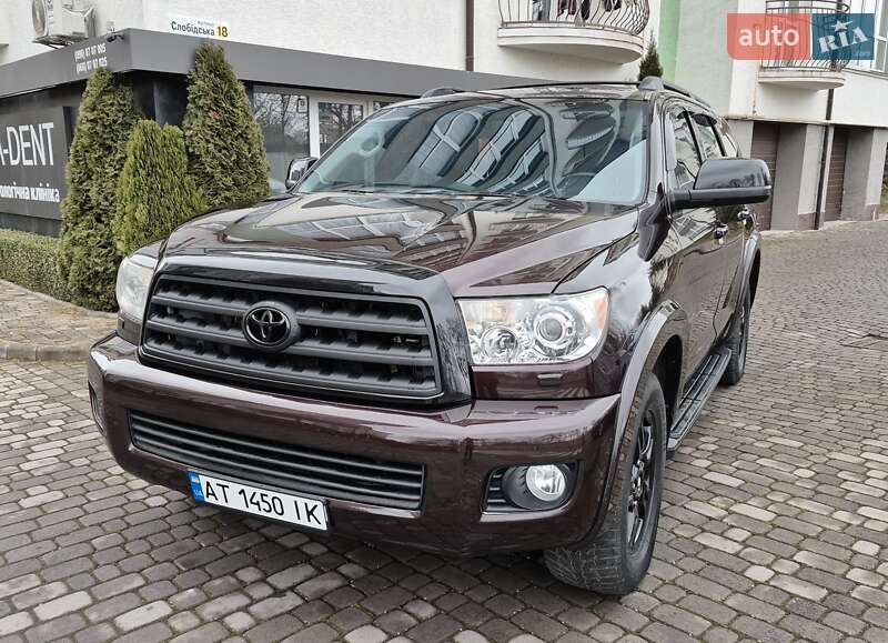 Позашляховик / Кросовер Toyota Sequoia 2012 в Івано-Франківську