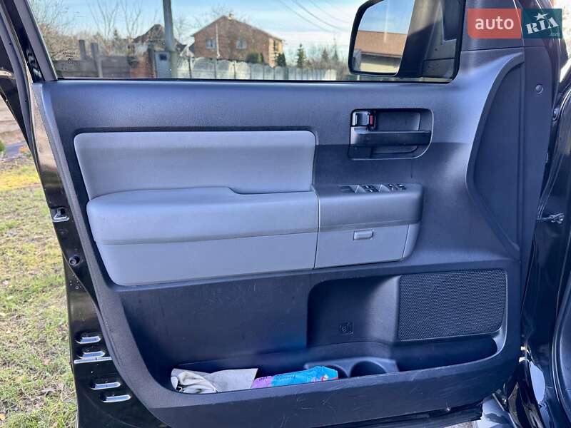 Внедорожник / Кроссовер Toyota Sequoia 2011 в Киеве фото 16 Внедорожник / Кроссовер Toyota Sequoia 2011 в Киеве