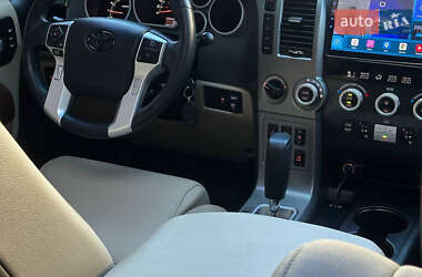 Позашляховик / Кросовер Toyota Sequoia 2015 в Одесі