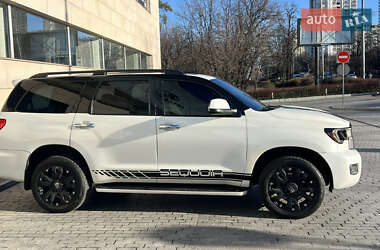 Позашляховик / Кросовер Toyota Sequoia 2016 в Києві