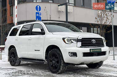 Внедорожник / Кроссовер Toyota Sequoia 2017 в Киеве