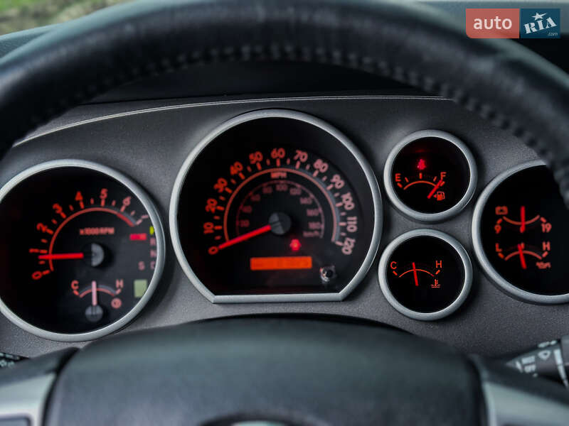 Внедорожник / Кроссовер Toyota Sequoia 2016 в Черкассах