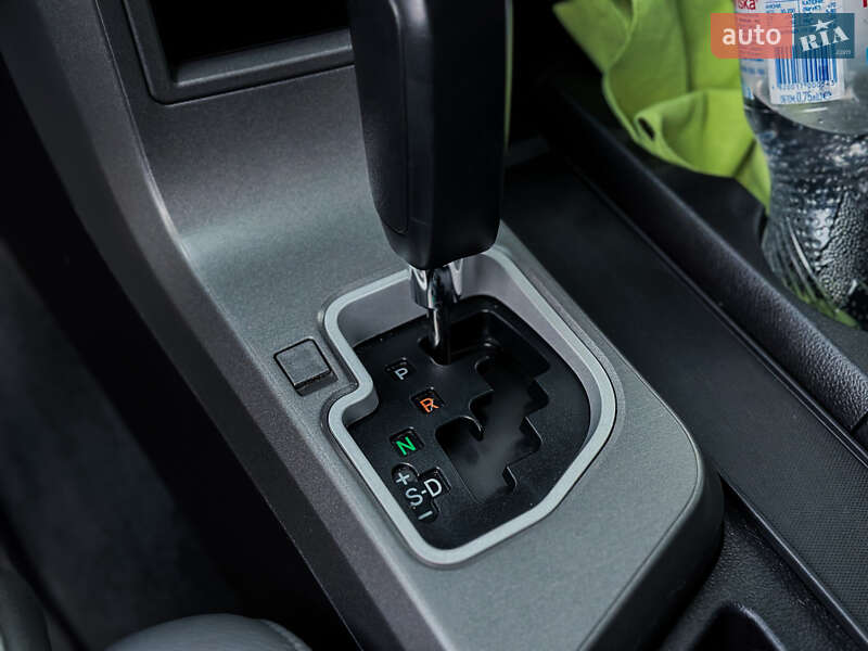 Внедорожник / Кроссовер Toyota Sequoia 2016 в Черкассах