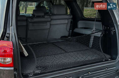 Внедорожник / Кроссовер Toyota Sequoia 2016 в Черкассах