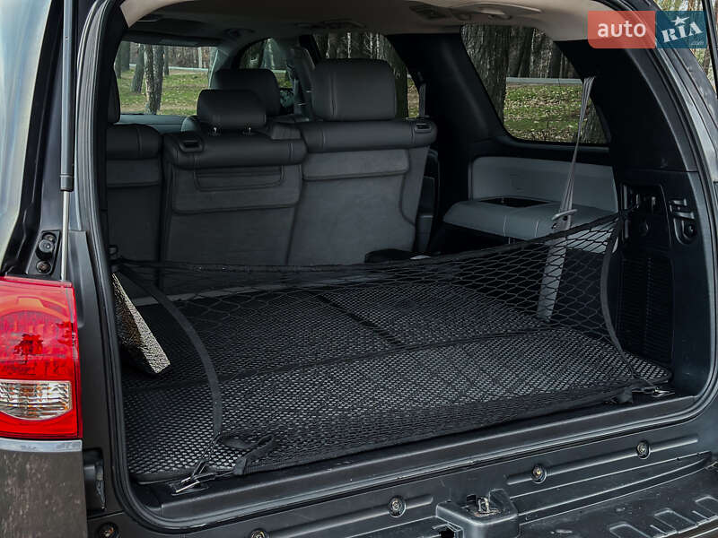 Внедорожник / Кроссовер Toyota Sequoia 2016 в Черкассах