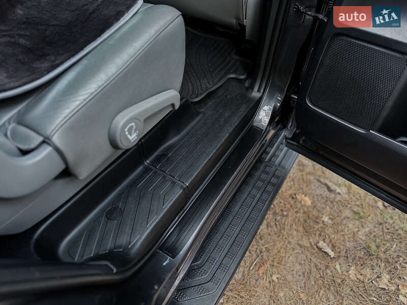 Внедорожник / Кроссовер Toyota Sequoia 2016 в Черкассах