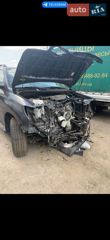 Внедорожник / Кроссовер Toyota Sequoia 2016 в Черкассах