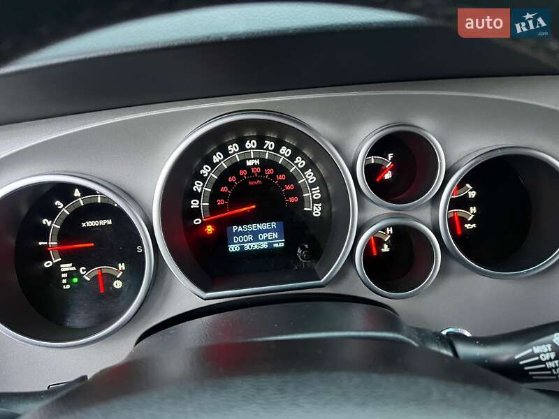 Внедорожник / Кроссовер Toyota Sequoia 2008 в Днепре