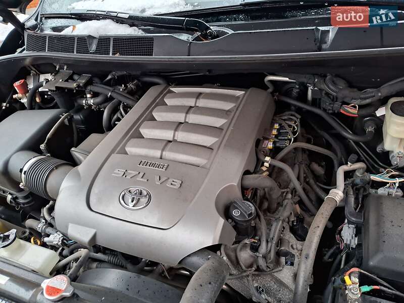 Внедорожник / Кроссовер Toyota Sequoia 2008 в Днепре